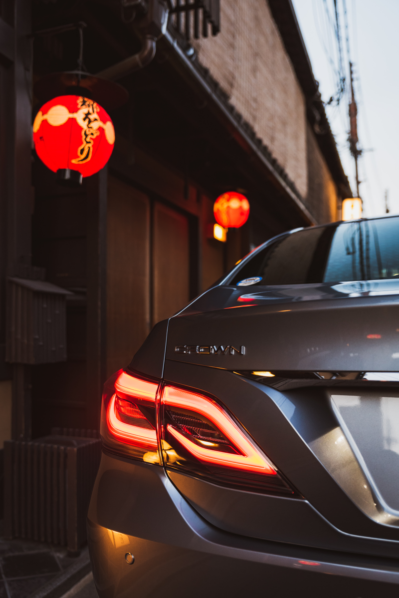Illustration for article titled The 2019 Toyota Crown Is the RWD Japanese Luxury Cruiser the Avalon Should’ve Been